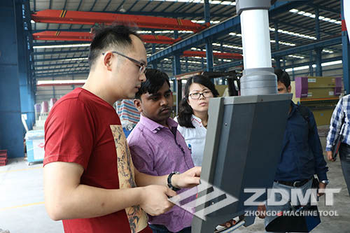 折弯机出口印度市场-安徽中德机床股分无限公司